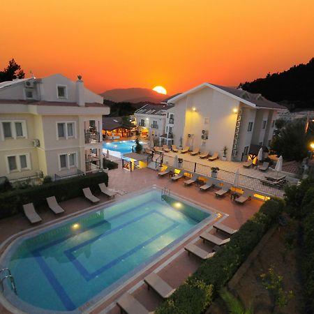 Sea Breeze Hotel And Apartments Олудениз Екстериор снимка