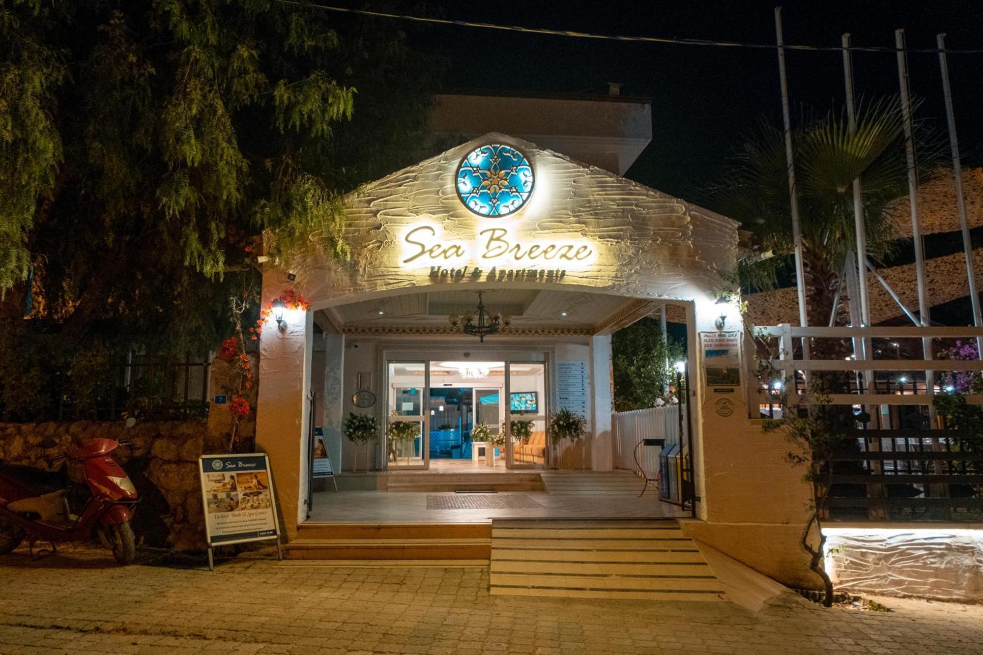 Sea Breeze Hotel And Apartments Олудениз Екстериор снимка