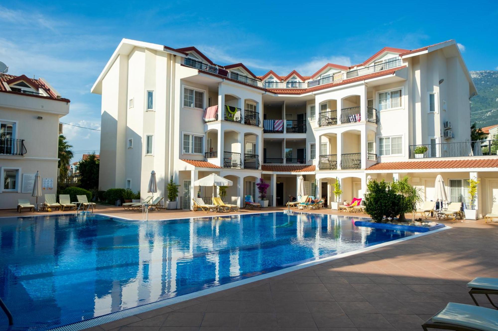 Sea Breeze Hotel And Apartments Олудениз Екстериор снимка