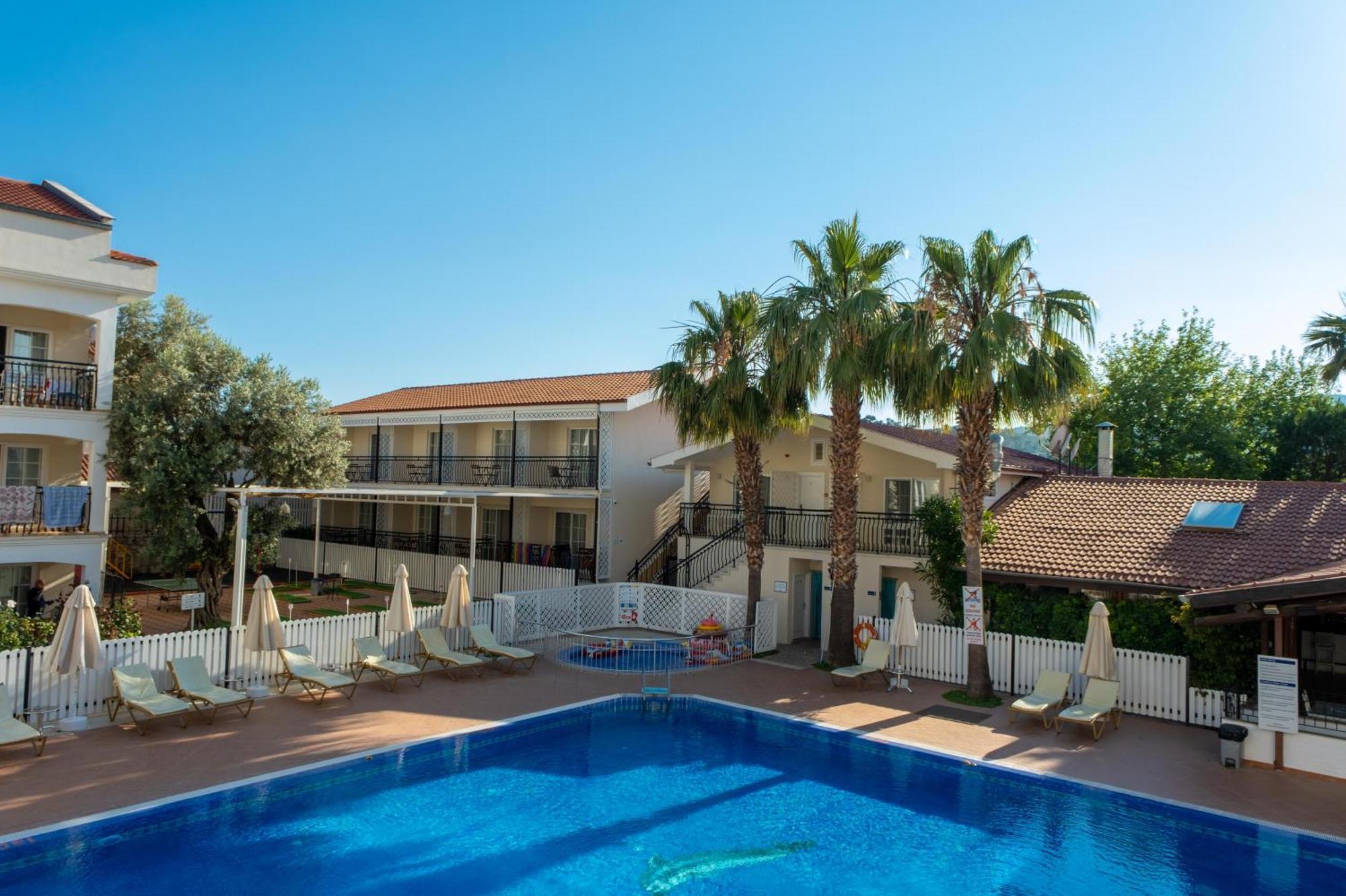 Sea Breeze Hotel And Apartments Олудениз Екстериор снимка