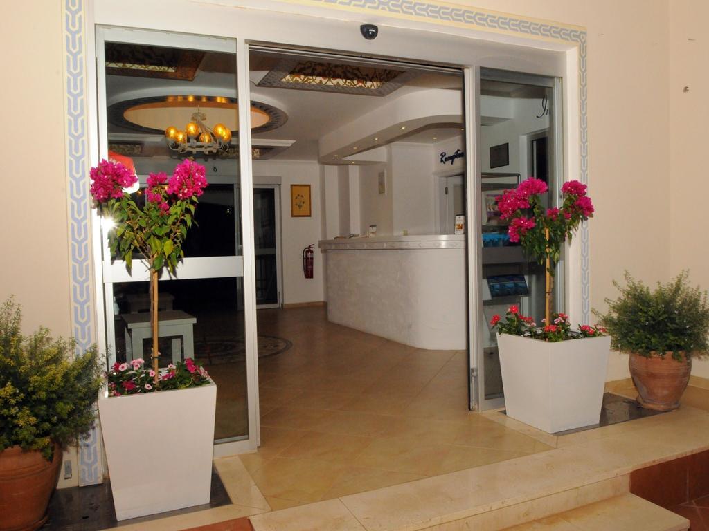 Sea Breeze Hotel And Apartments Олудениз Екстериор снимка