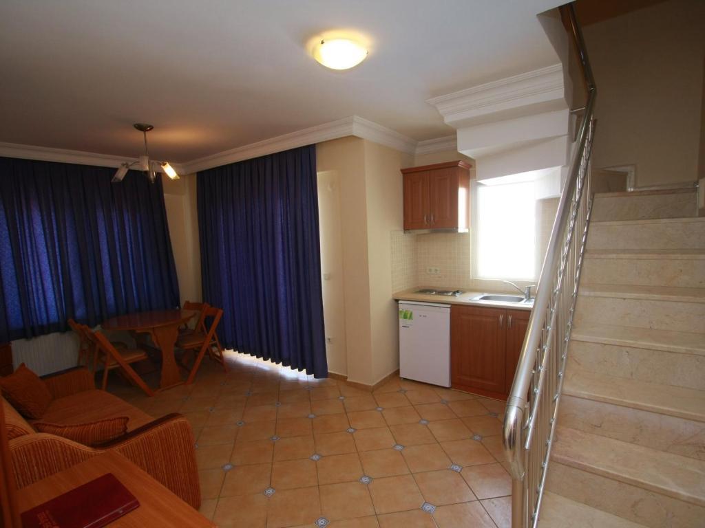 Sea Breeze Hotel And Apartments Олудениз Стая снимка