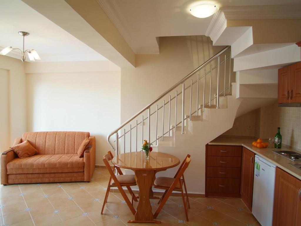 Sea Breeze Hotel And Apartments Олудениз Стая снимка