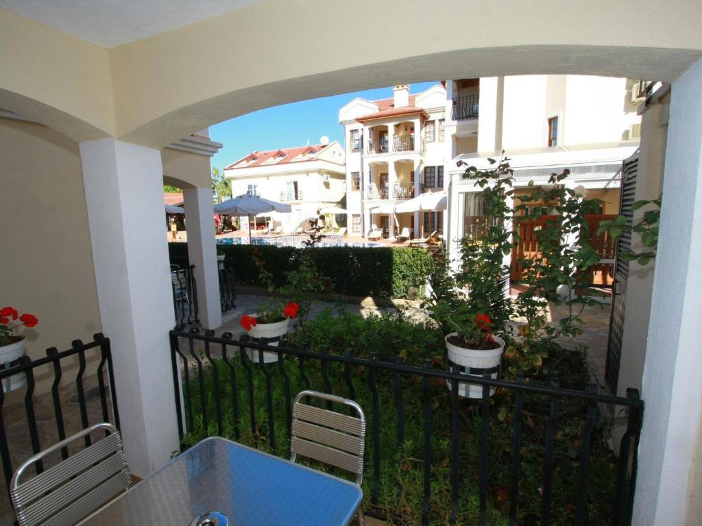 Sea Breeze Hotel And Apartments Олудениз Стая снимка
