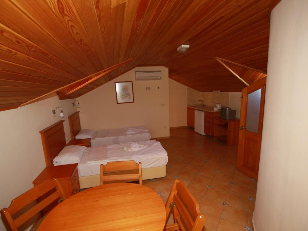 Sea Breeze Hotel And Apartments Олудениз Стая снимка