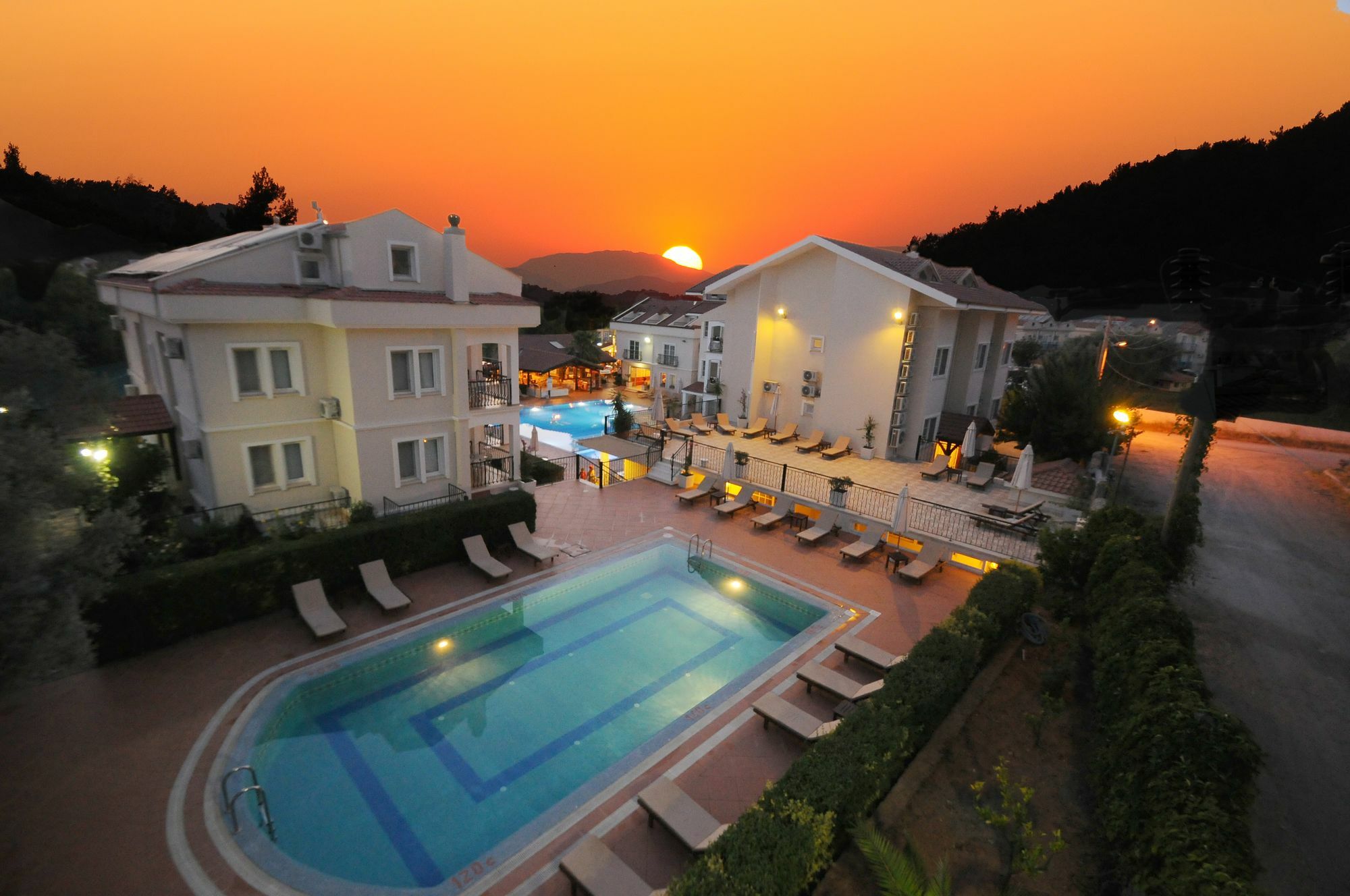 Sea Breeze Hotel And Apartments Олудениз Екстериор снимка