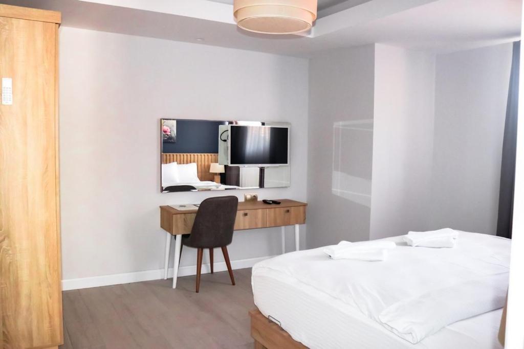 Sea Breeze Hotel And Apartments Олудениз Екстериор снимка